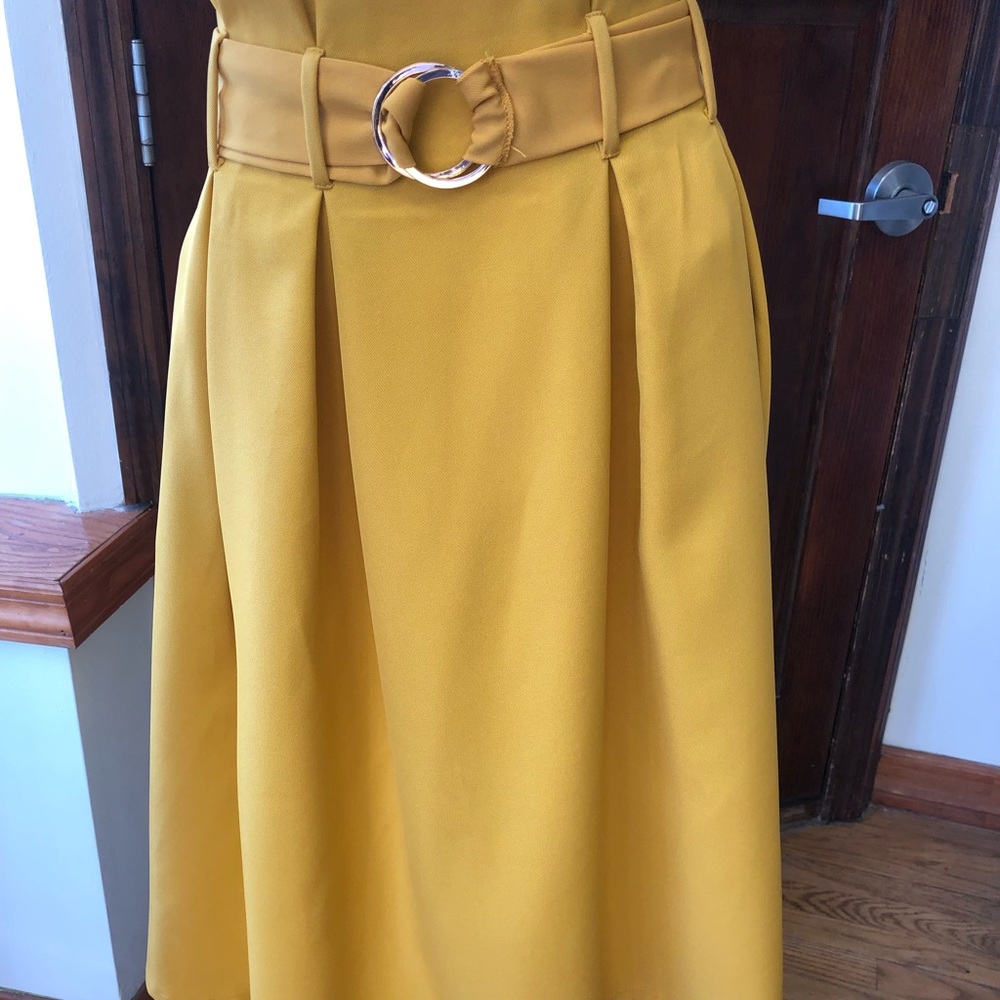High waisted light pleats a- line skirt